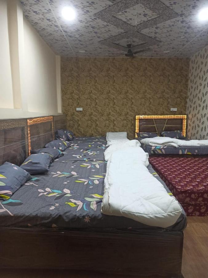 Shree Kashi Govardhan Dham Hotel Ujjain Eksteriør billede