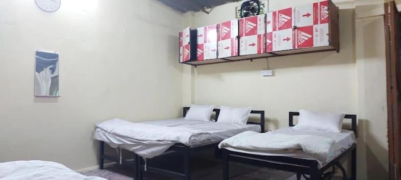 Shree Kashi Govardhan Dham Hotel Ujjain Eksteriør billede
